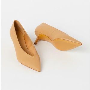 H&M Beige Faux Leather Pointed Toe Heel Pumps Size 7/38
